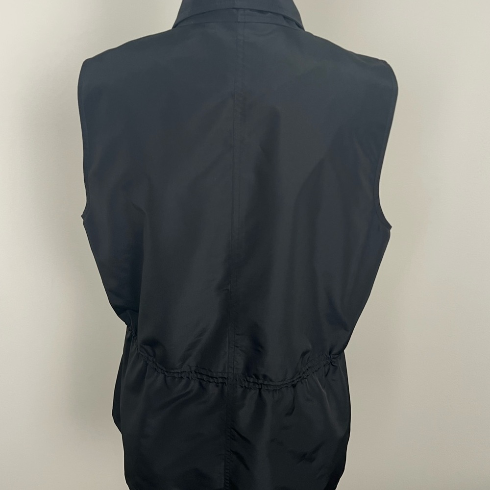 Chaps Black Sleeveless Vest - Picture 5 of 5